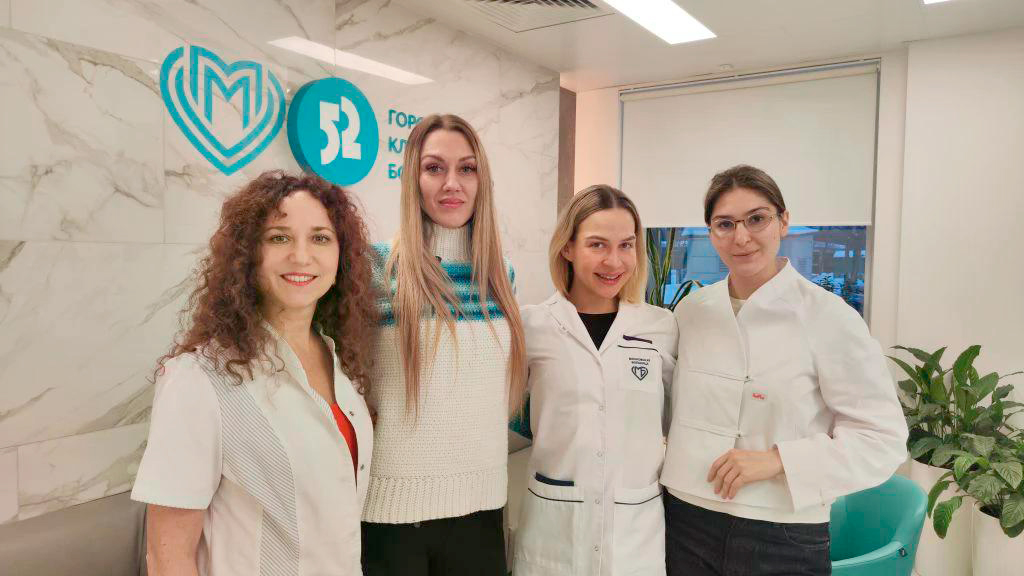 Пациентка с лечащими врачами